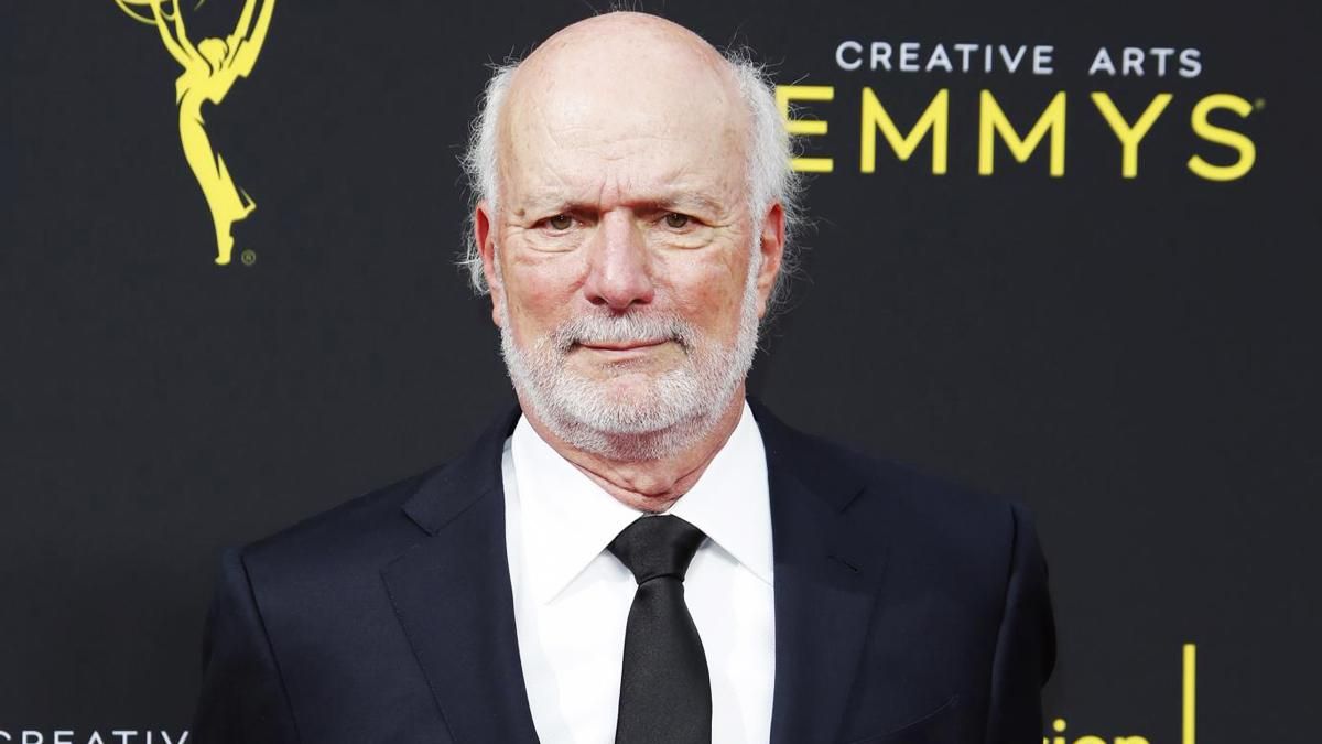Muere James Burrows, figura clave en el éxito de 'Friends', 'Cheers' y otras grandes series de comedia