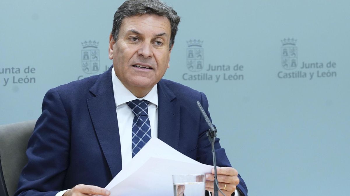 El consejero de Economía y Hacienda y portavoz, Carlos Fernández Carriedo