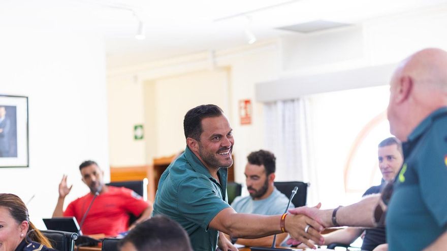 El alcalde de Arrecife (PP) incumplió su deber de abstenerse al nombrar a su hermano oficial de Policía Local