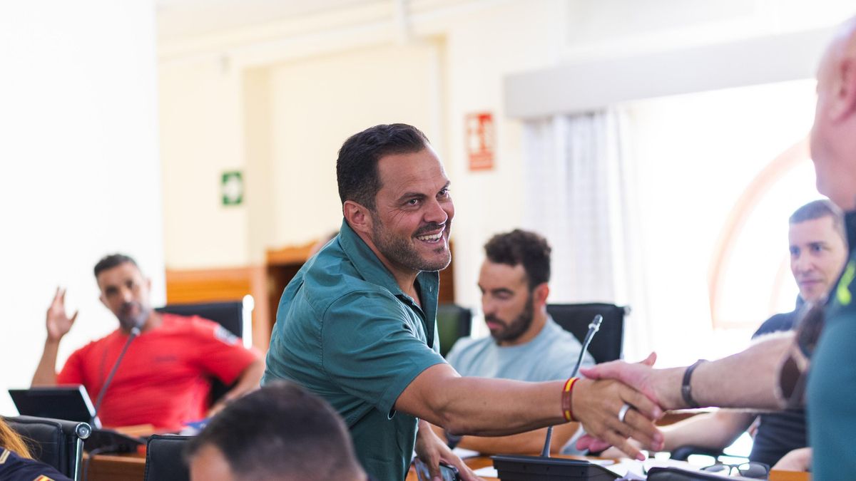 El alcalde de Arrecife (PP) incumplió su deber de abstenerse al nombrar a su hermano oficial de Policía Local