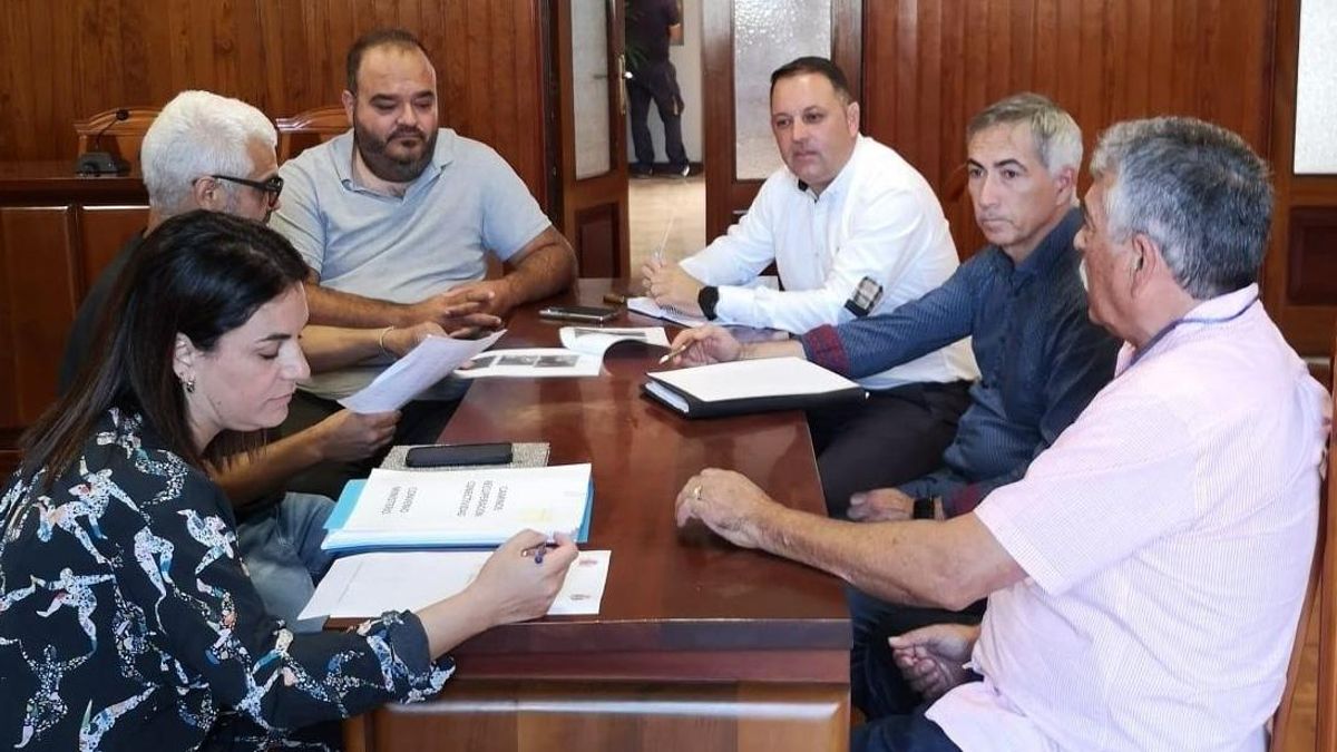 Reunión de Aspa con el alcalde de Tazacorte, Manuel González.