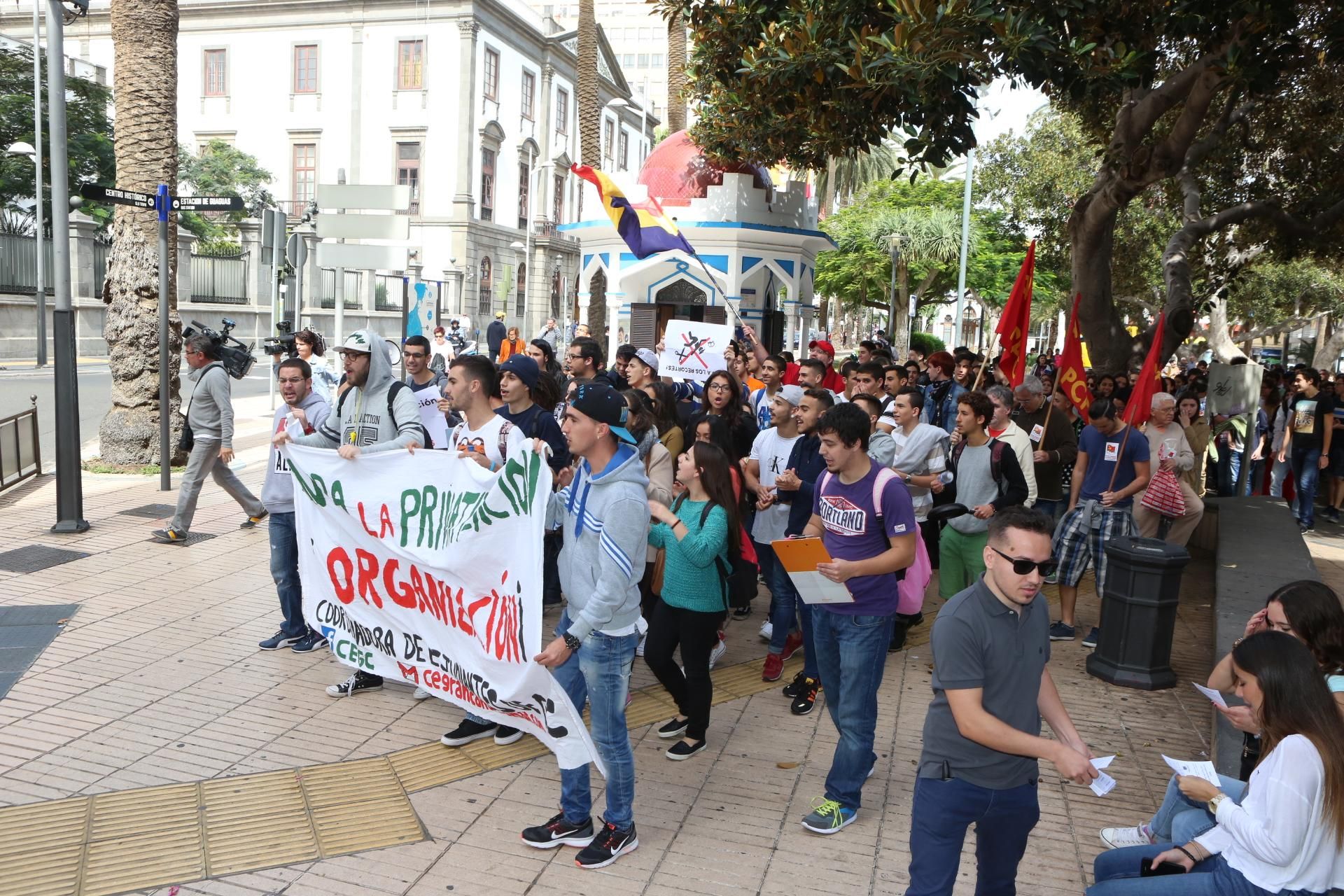 Manifestación de estudiantes en Las Palmas de Gran Canaria. (ALEJANDRO RAMOS)