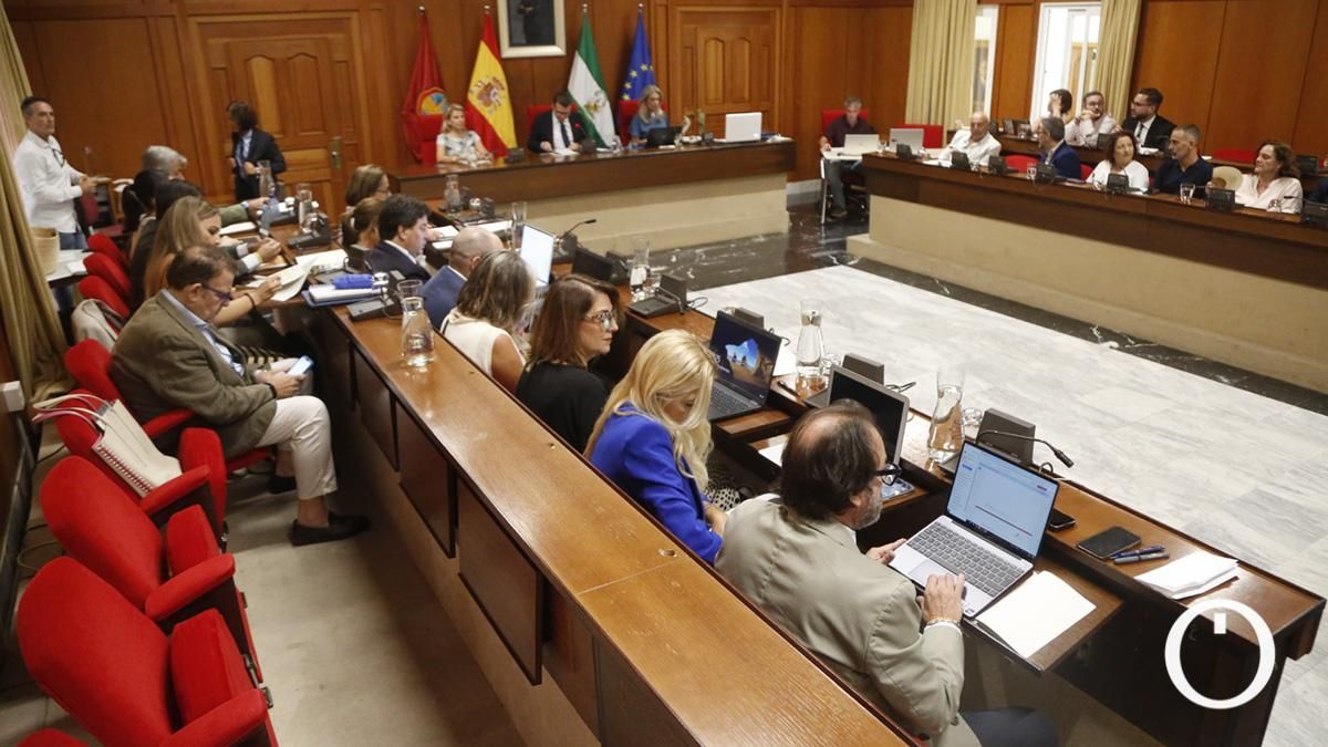 El Pleno del Ayuntamiento de Córdoba contará con un sistema digital de control de micrófonos y votaciones
