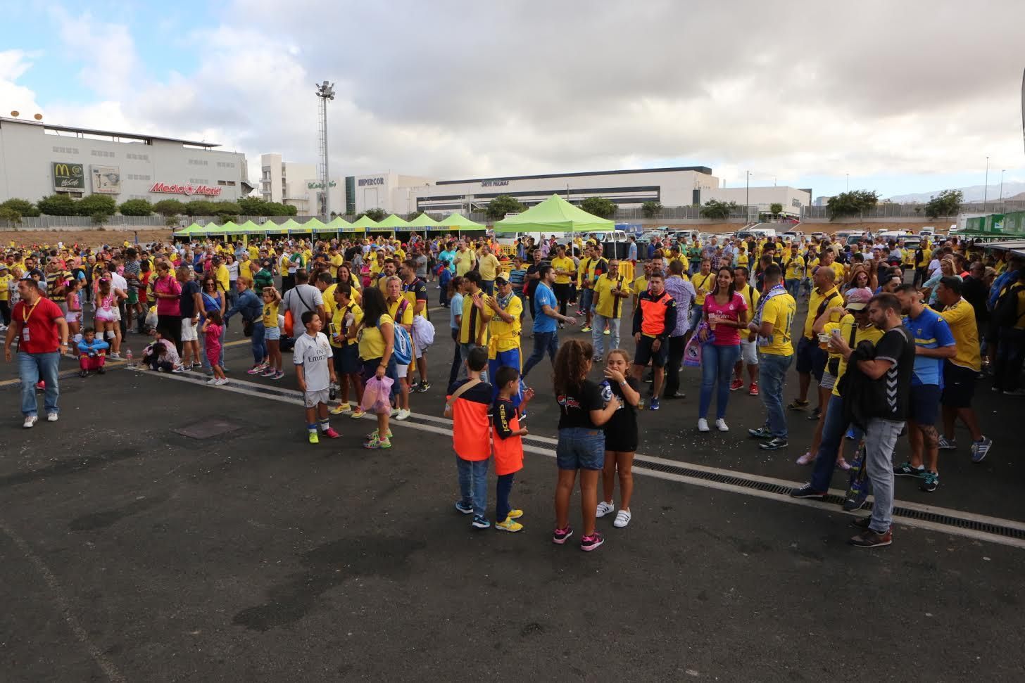 'Fan zone' de la UD Las Palmas. (ALEJANDRO RAMOS)