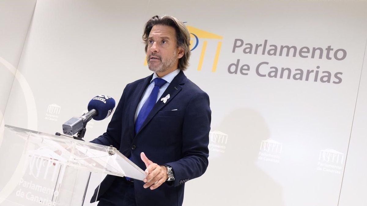 Gustavo Matos, en el Parlamento de Canarias
