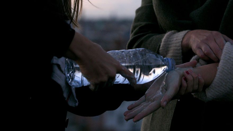 La mano que canta [The Hand that Sings], 2021