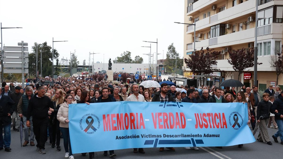 Pancarta principal en la cabecera de la manifestación.