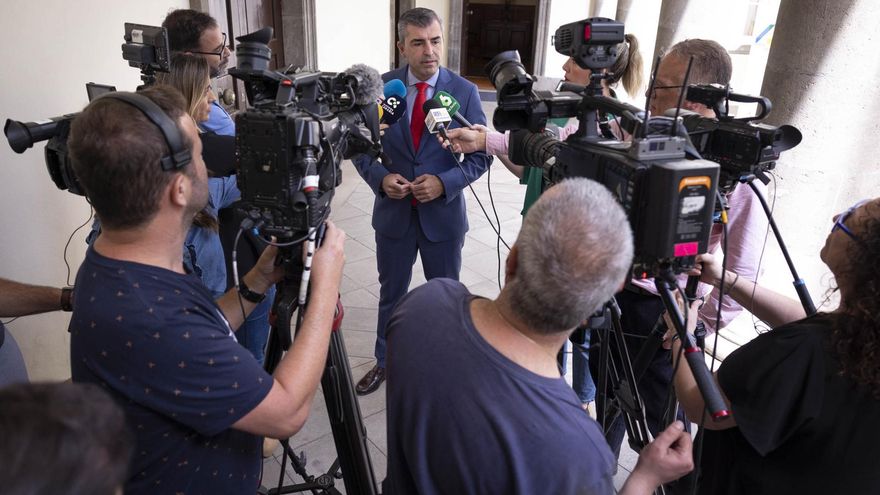 El Mediador incluye en sus andanzas al líder canario del PP, próximo candidato a la presidencia regional