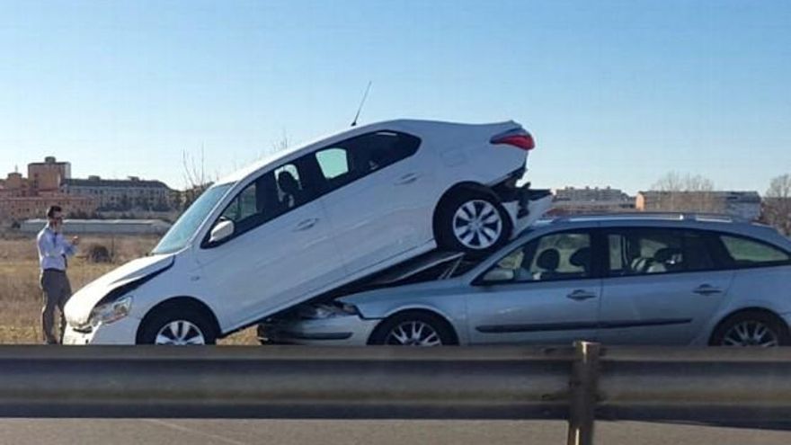 Accidente en la LE-20.