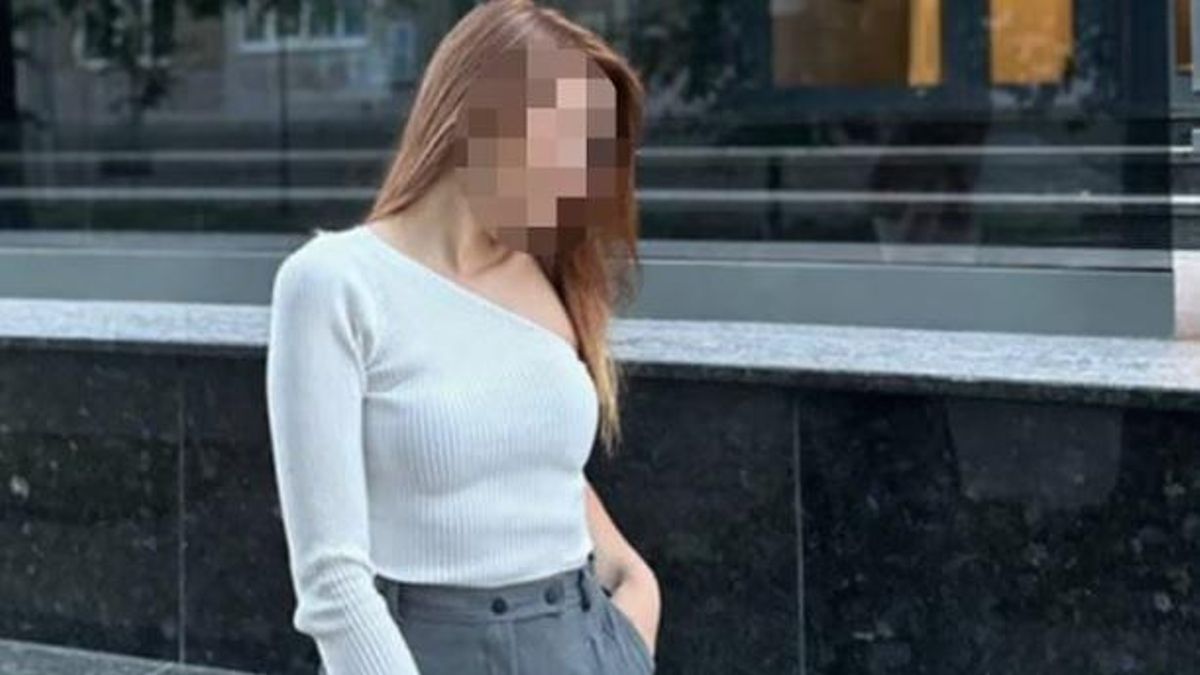 'Sharon Roberts'. La imagen se ha difuminado porque podría tratarse de una fotografía robada o generada por IA.