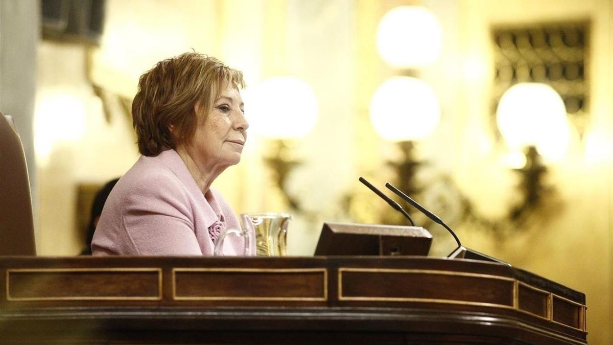 Villalobos dice que "la pelota está en el tejado" de Sánchez porque a Rajoy "no le salen los números"