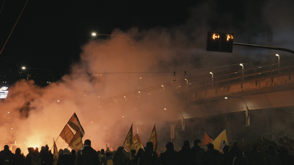 Manifestación de los trabajadores del puerto de Génova en la ciudad italiana.