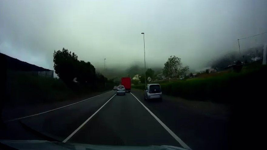 Adelantamiento por el arcén sancionado en Tenerife