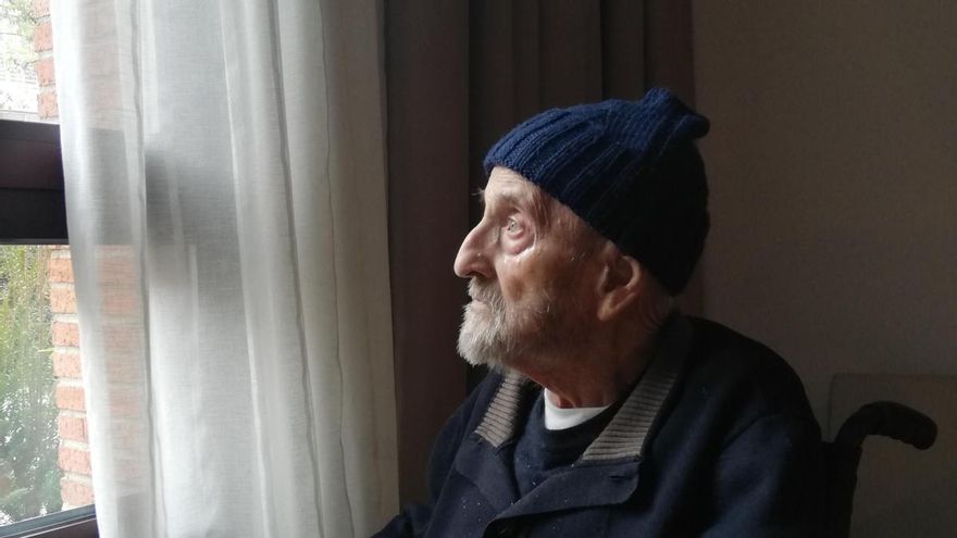 Álvaro Pombo: "Espero con diversión las revelaciones estrambóticas y terribles que se publicarán en mi biografía"