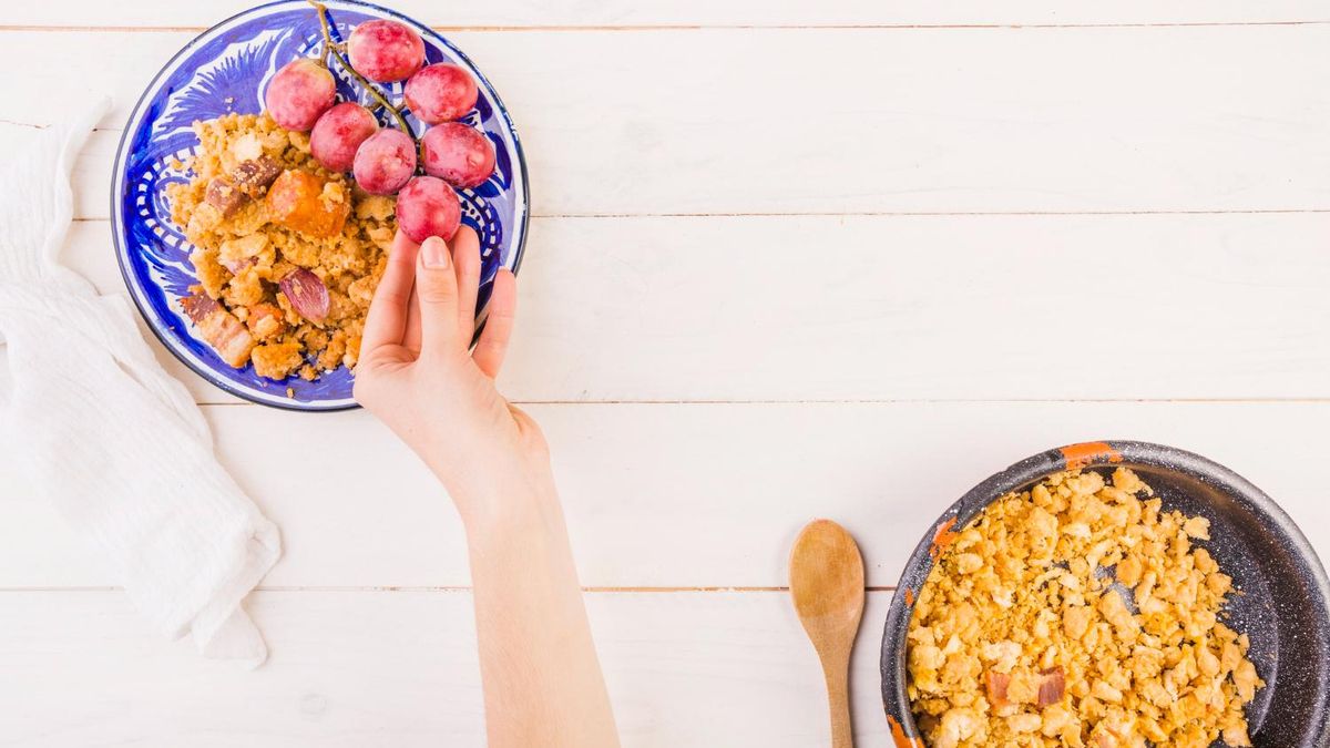 Migas típicas de Extremadura con uvas