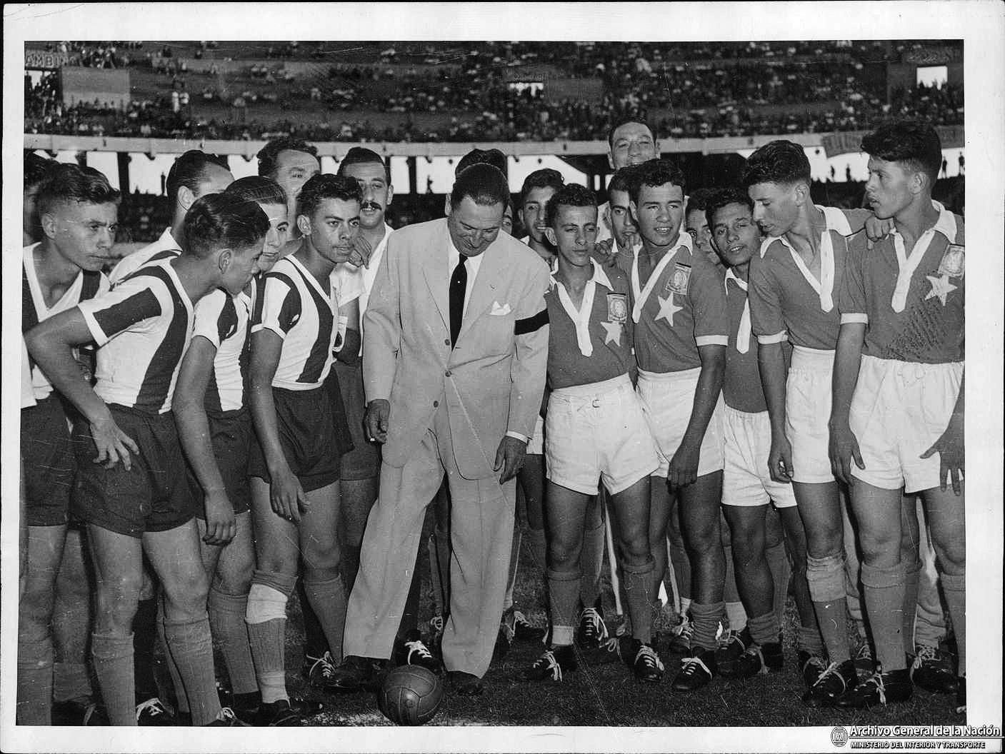 Juan Domingo Perón en 1953, en la inauguración del campeonato infantil Evita.