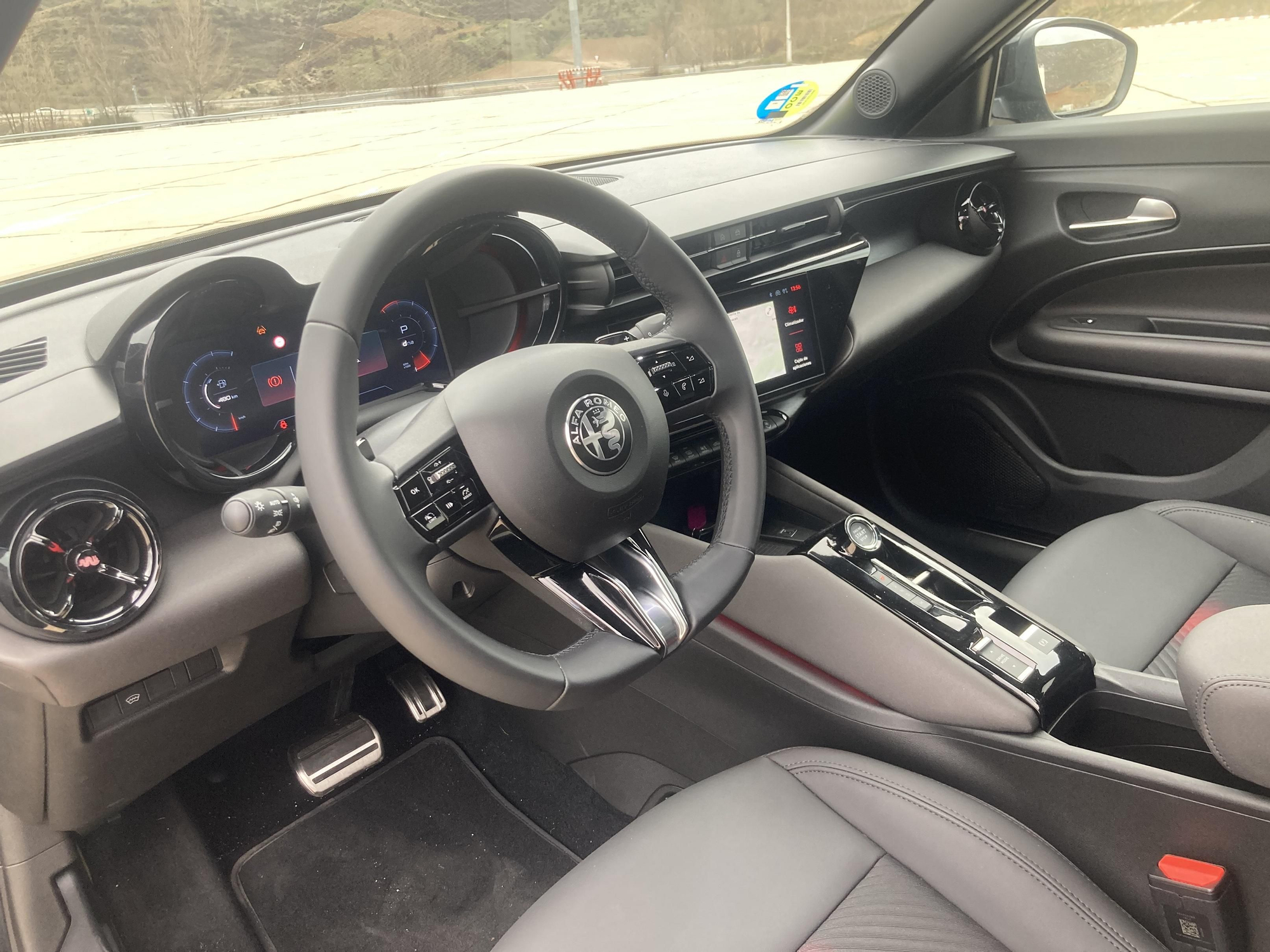 Interior del Alfa Romeo Junior, aquí en versión Ibrida de 145 CV.
