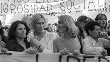 Mujeres trans en una manifestación por los derechos LGTBIQ+.