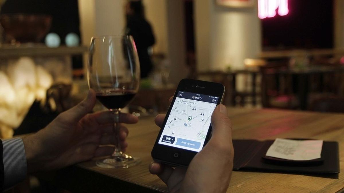 Un juez tumba la demanda de los taxistas contra Cabify al no inducir al titular de licencia a infringir normas