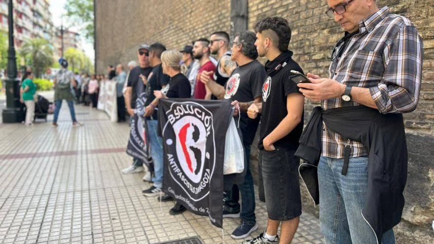 Cadena humana para pedir la libertad de 'Los 6 de Zaragoza'