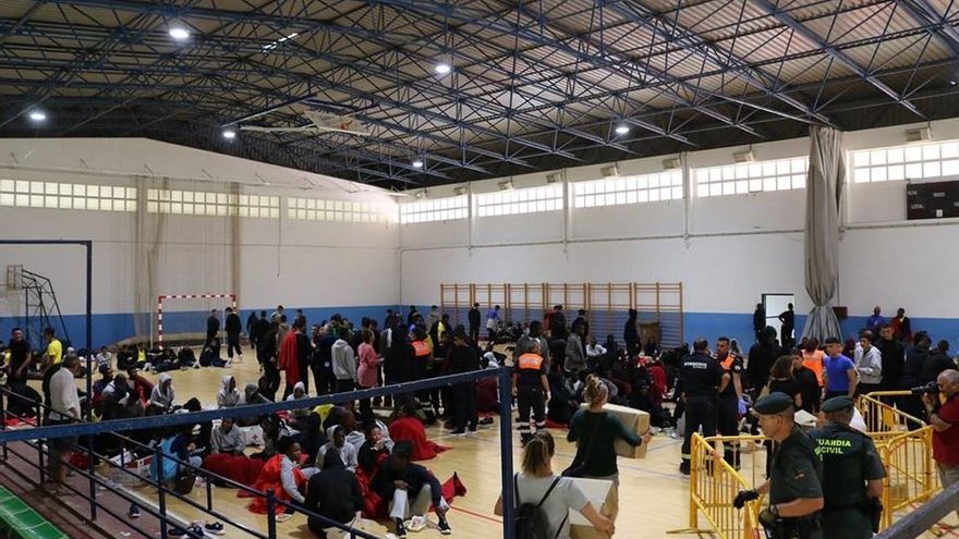 Polideportivos de Algeciras y Jerez acogen a 335 migrantes llegados en patera en los últimos días