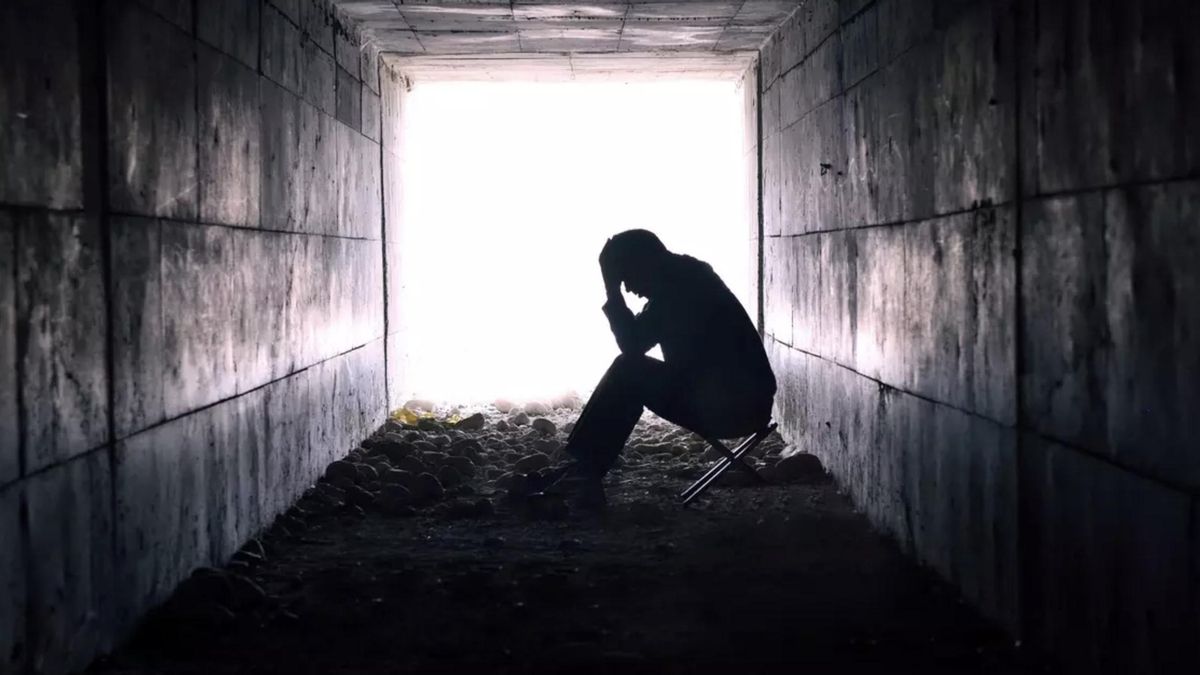 Los suicidios en Argentina aumentaron más del 22% en 2025: el impacto de la crisis económica en los varones jóvenes