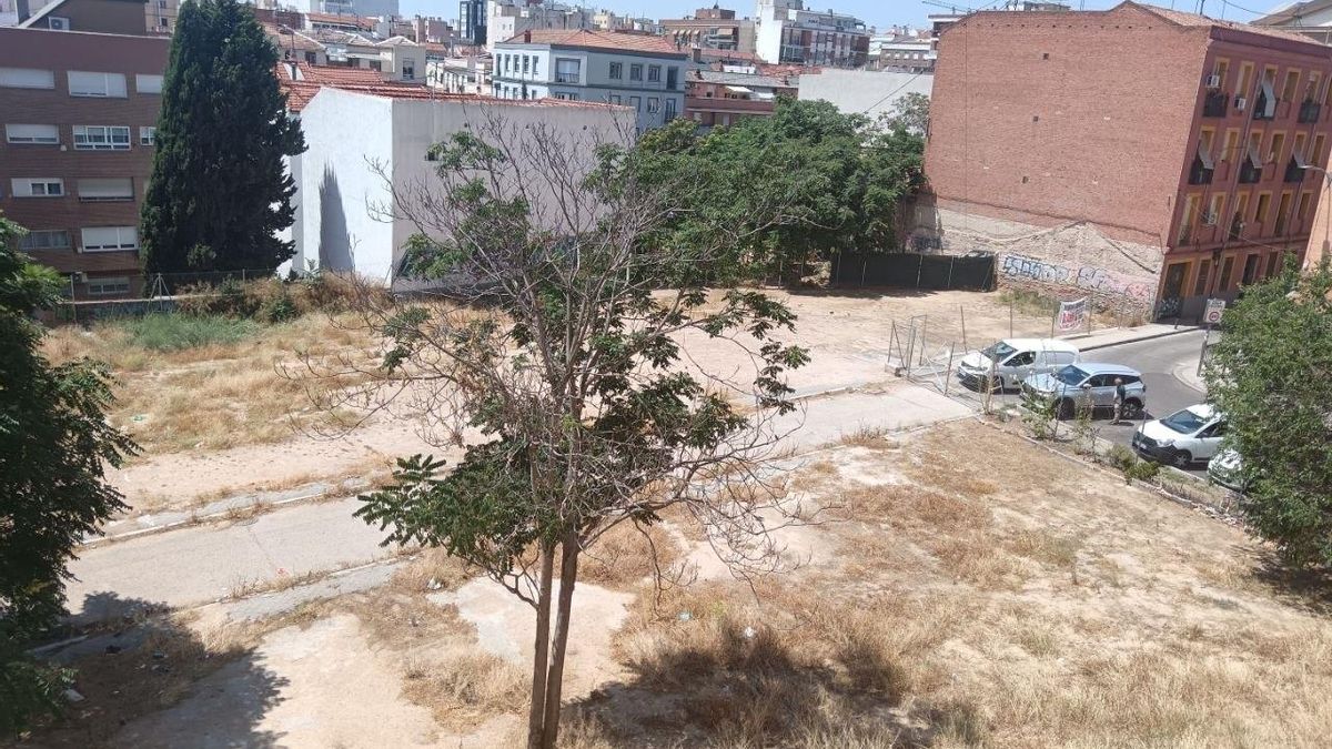 Parte del solar de Tiziano, la herida urbana más visible de la operación