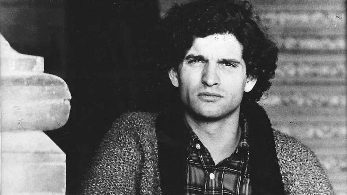 Juan José Téllez publica 'Carlos Cano, una historia musical andaluza' en el 80 aniversario del nacimiento del músico