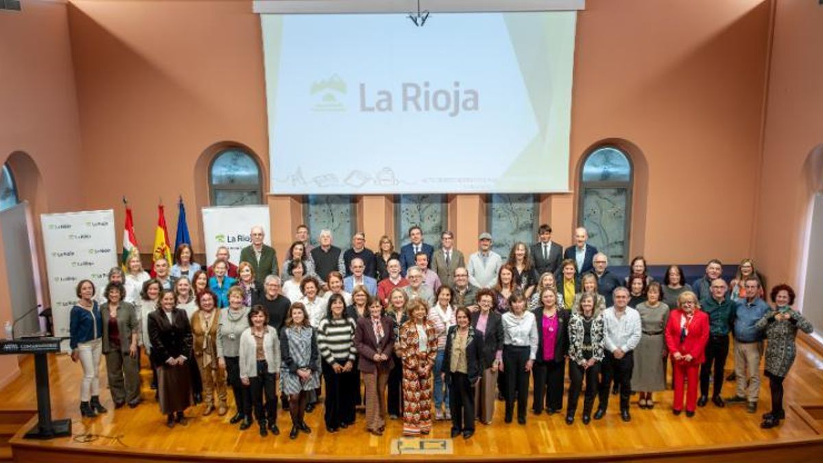 "Profesionales con vocación de ayuda a los demás": 81 docentes de La Rioja cuelgan la bata
