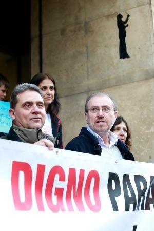 Carlos S. Campillo / ICAL Concentración frente al Conservatorio Profesional de Música de León para exigir un nuevo edificio en el barrio de La Palomera