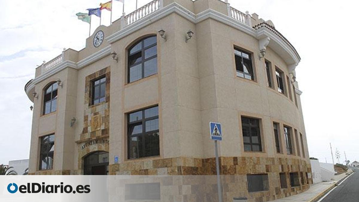 CC and the PP, along with AMF and Contigo, present a motion of no confidence against the mayor of Antigua, Matías Peña. CC and the PP, along with AMF and Contigo, present a motion of no confidence against the mayor of Antigua, Matías Peña.
