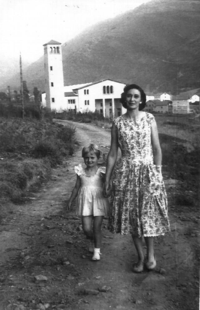 Imagen con la Iglesia de Villablino al fondo.