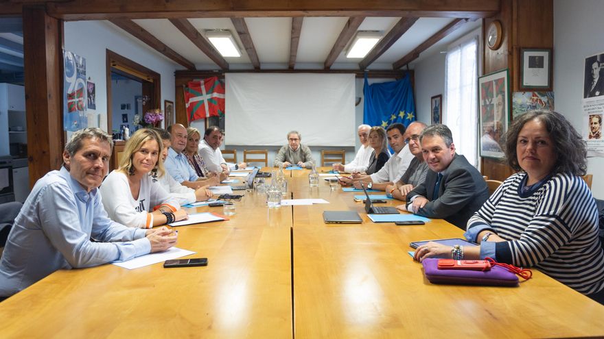 Burzako, Furundarena y Mediavilla: tres dirigentes del PNV han sido nombrados asesores en los últimos meses