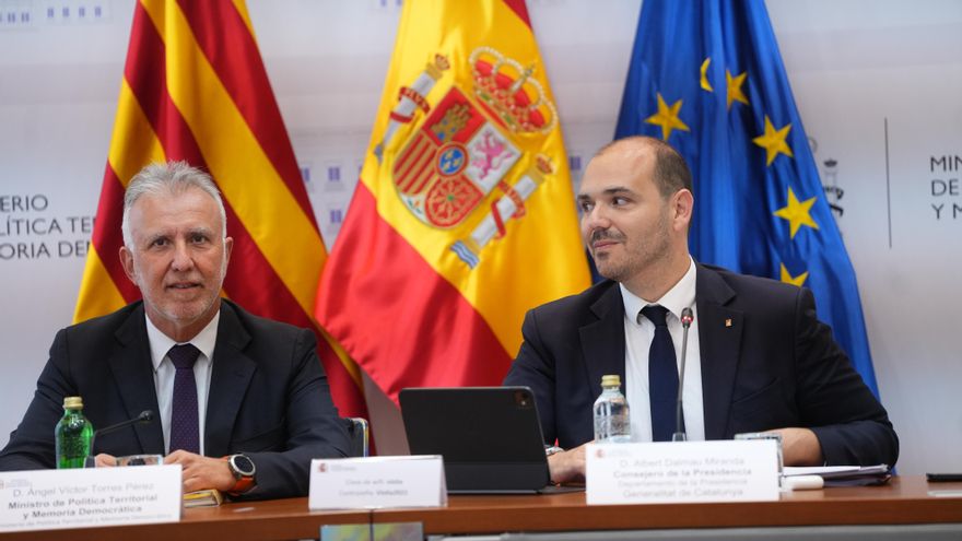 El Gobierno y la Generalitat acuerdan financiar la ampliación de los Mossos hasta los 25.000 agentes