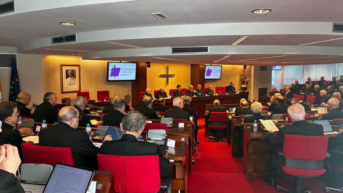 Los obispos acusan al Gobierno de "intervenir" la vida civil, no respetar la división de poderes y controlar los medios