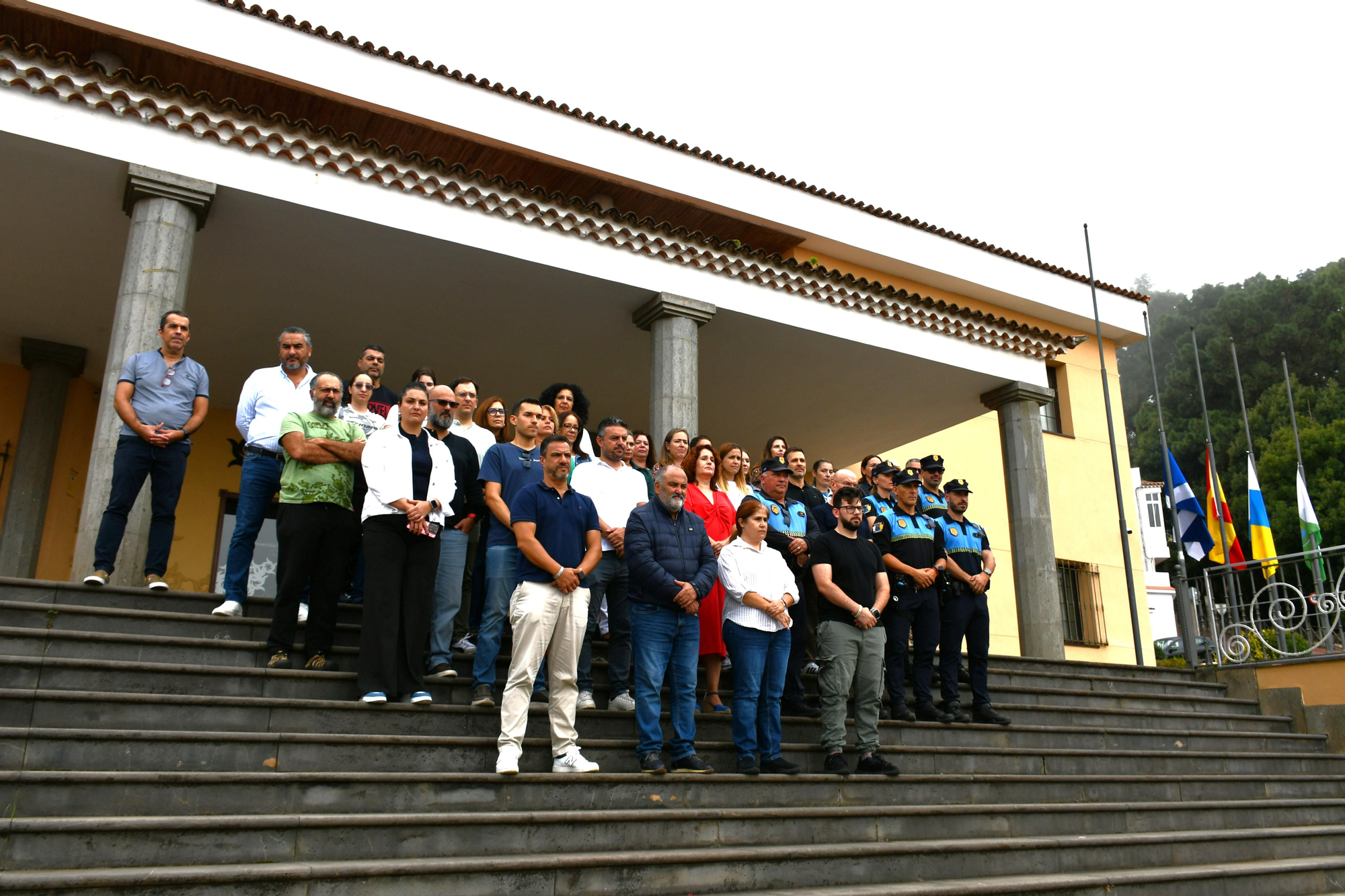 El Ayuntamiento de El Rosario (Tenerife), durante el minuto de silencio.