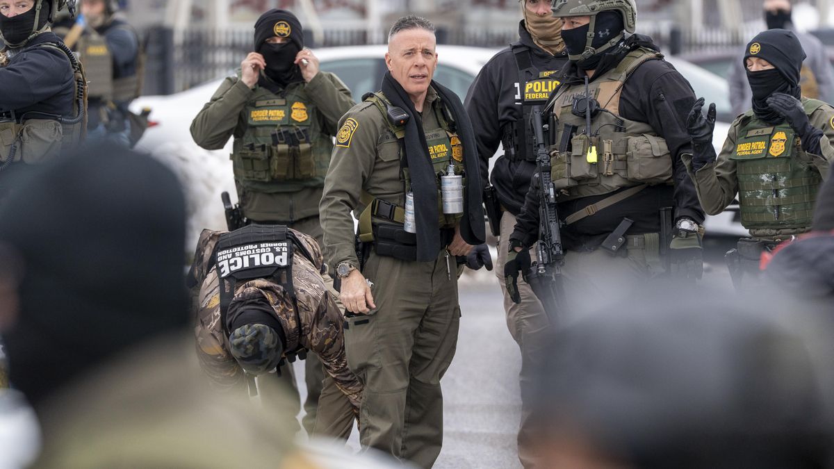 Se jubila Greg Bovino, el responsable de la represión migratoria de Trump que causó los asesinatos de Minneapolis