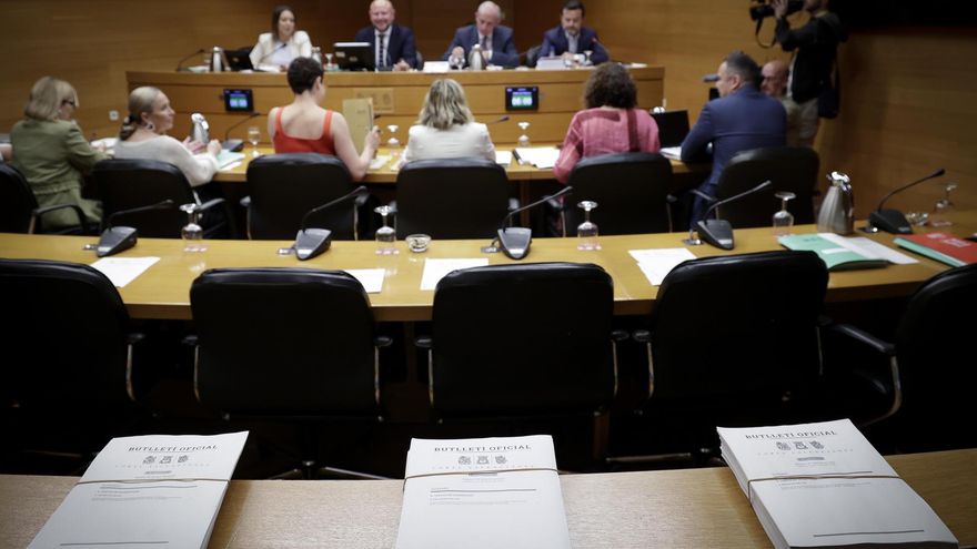 PP y Vox pactan ayudas a afectados por ocupaciones en los presupuestos del Consell y desisten del control a la AVL