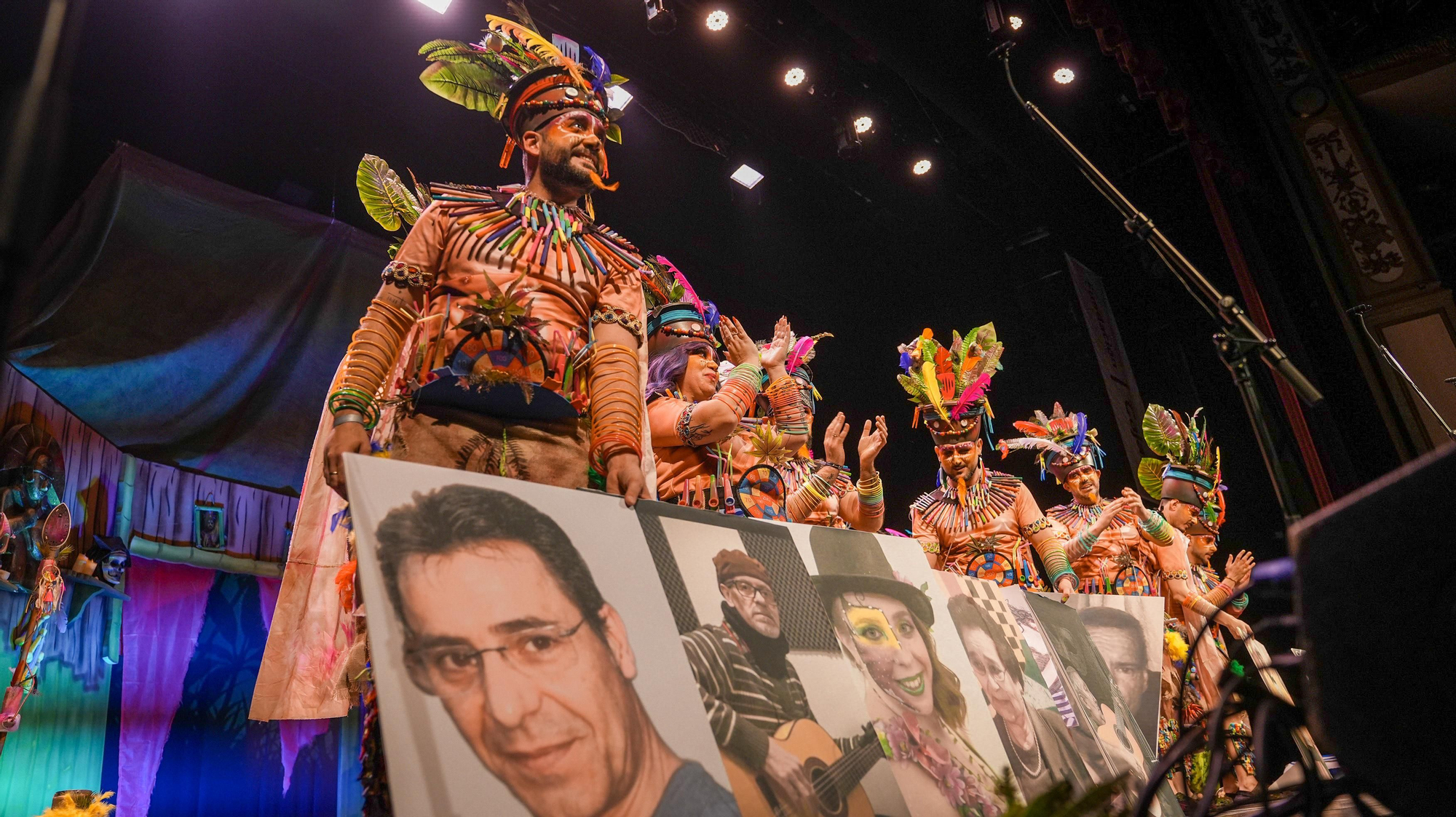 Chirigota 'El loco de la colina'