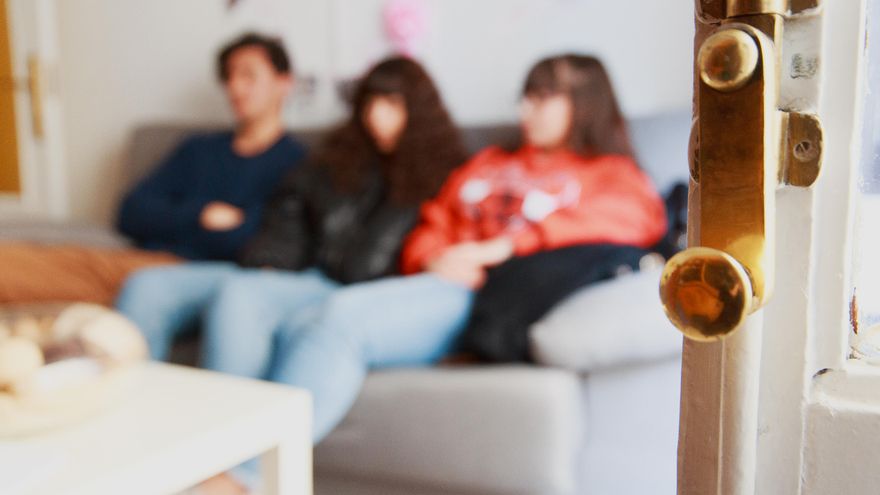 Alae, Hanae y Salma durante su entrevista con elDiario.es