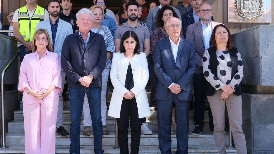 Las Palmas de Gran Canaria guarda un minuto de silencio en homenaje a las víctimas de las inundaciones por la DANA