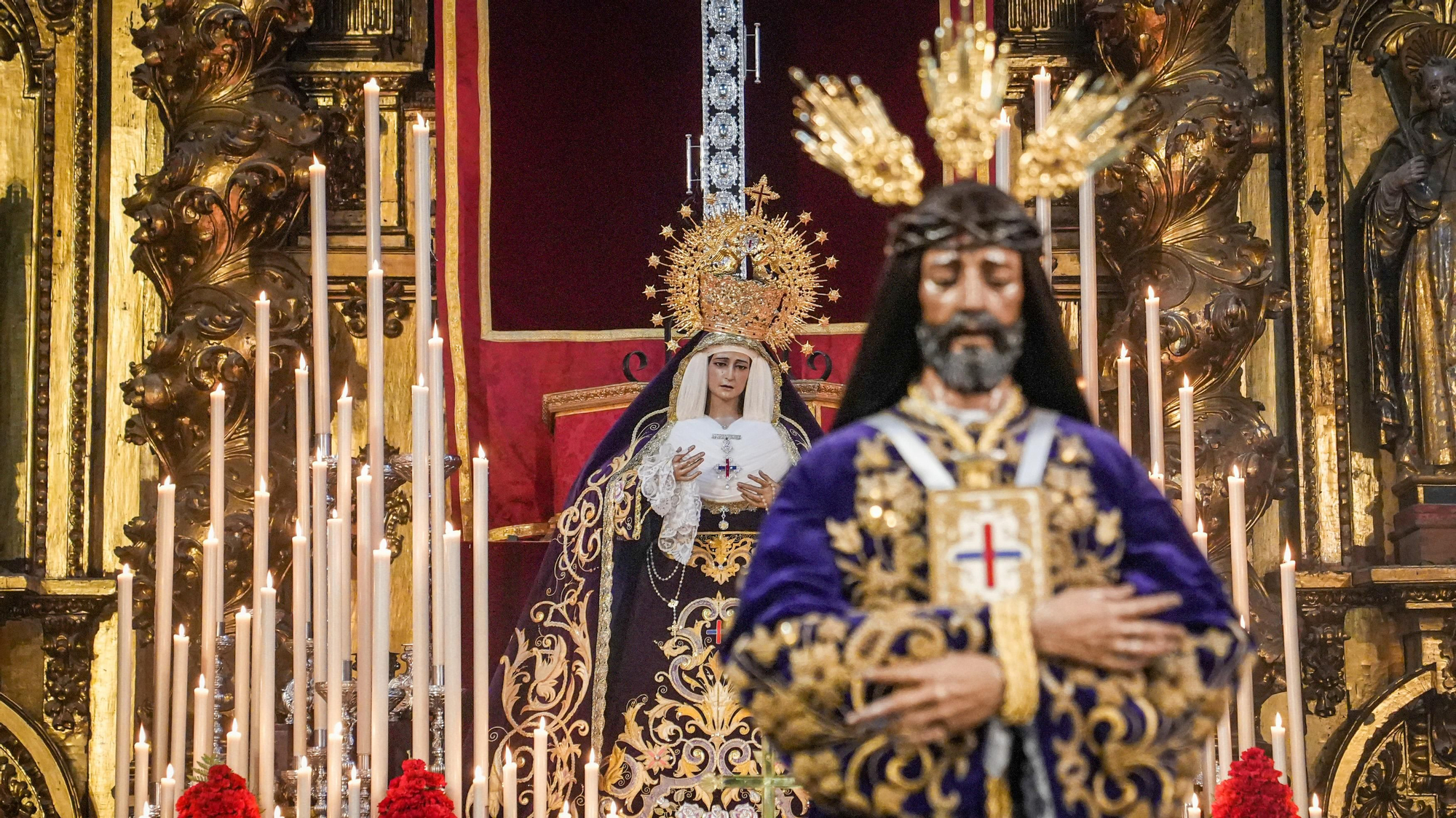 Los besapiés de Jesús Rescatado y del Cristo del Remedio de Ánimas, y el besamanos de Jesús, Divino Salvador, en su Prendimiento, en imágenes