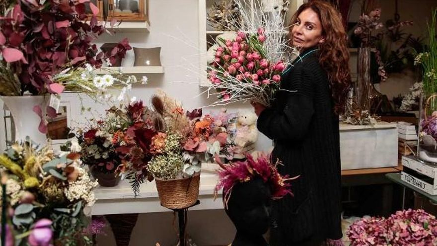 Los complementos florales que realiza Crespo. // Campillo / ICAL