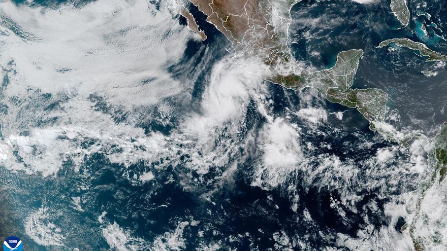 La tormenta tropical Alvin se forma cerca de la costa del Pacífico mexicano
