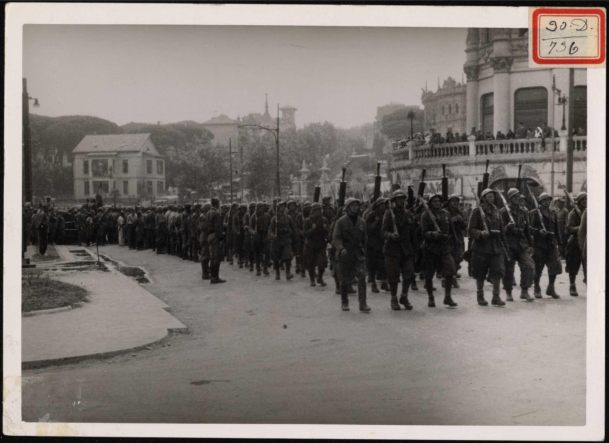 "Desfile de las tropas legionarias". 27 de agosto de 1937