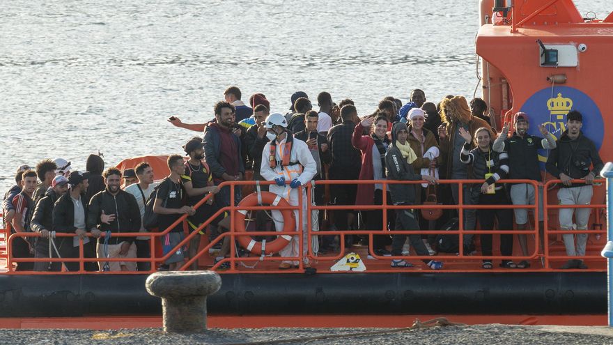 Más de 670 inmigrantes rescatados en aguas canarias en otra jornada sin descanso