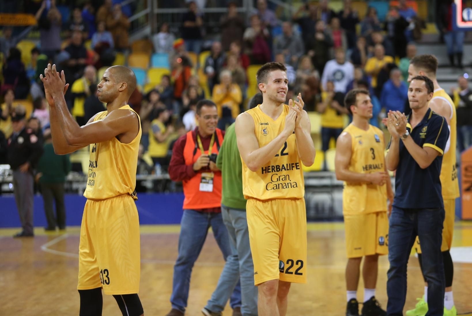 Imágenes del encuentro disputado en el Gran Canaria Arena entre el Herbalife y el Limoges. (Alejandro Ramos).