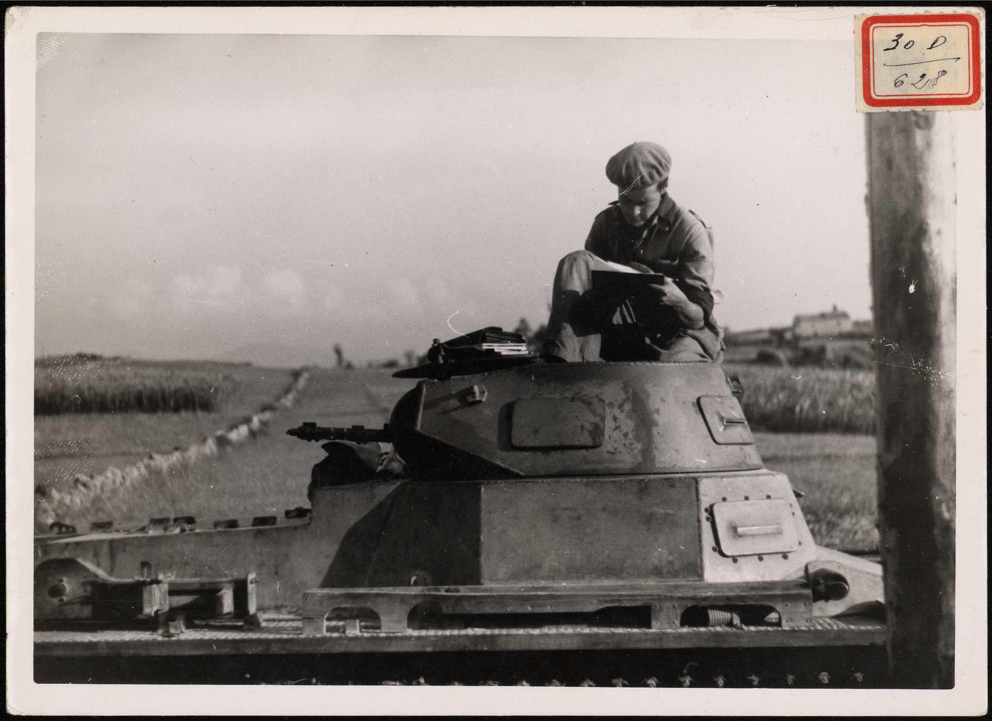 "Tanques a la vista de Peñacastillo". 25 de agosto de 1937.