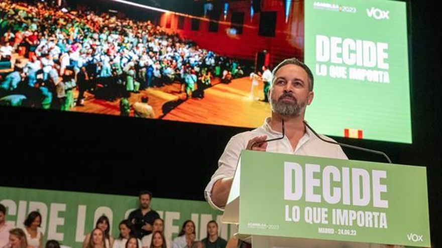 Abascal celebra la "sensatez" del PP en Valencia y califica de "ciencia ficción" las negociaciones en Extremadura