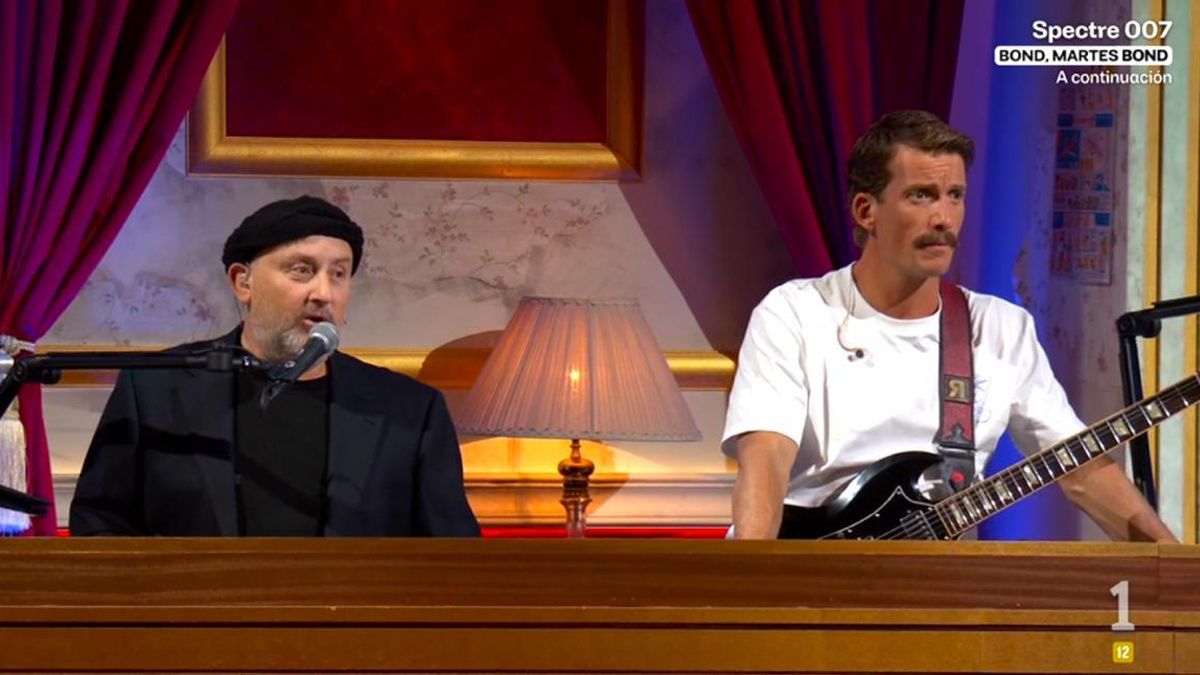 'La Revuelta' de RTVE sustituye a Ricardo Castella por un actor y finge que no ha habido cambio: "Algo se ha hecho"